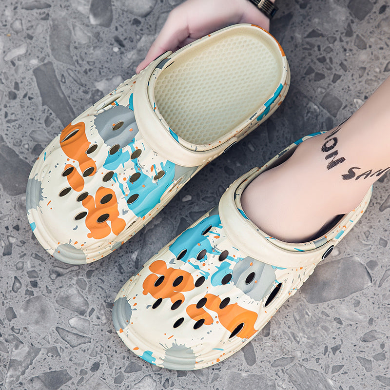 Non-slip men's clogs, safe for both home and outdoor use.