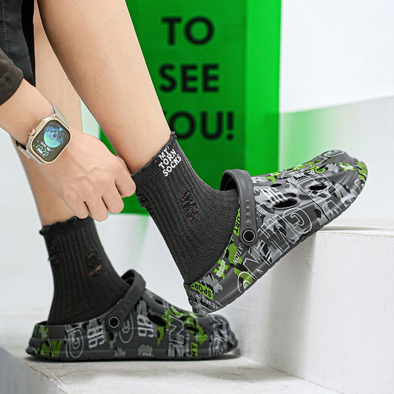 Men's Camouflage Clogs, featuring a trendy printed design, are breathable with hollow - outs. The slip - on style is super convenient, making them essential for casual outings or home use.