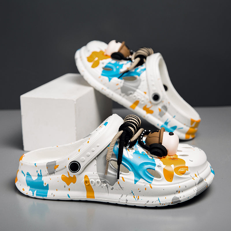 Trendy brand men's beach clogs, with an outer-wear thick-soled design, garden shoes, breathable, non-slip and super practical.