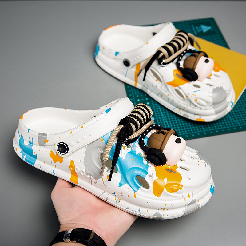 Trendy brand men's beach clogs, with an outer-wear thick-soled design, garden shoes, breathable, non-slip and super practical.