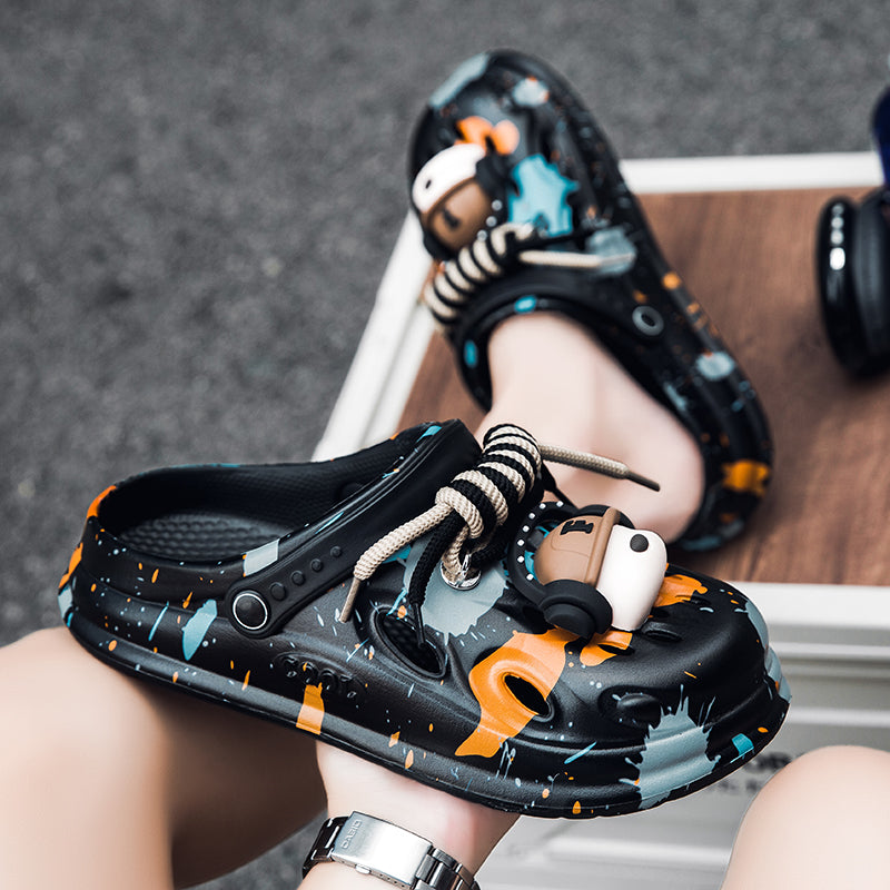 Trendy brand men's beach clogs, with an outer-wear thick-soled design, garden shoes, breathable, non-slip and super practical.