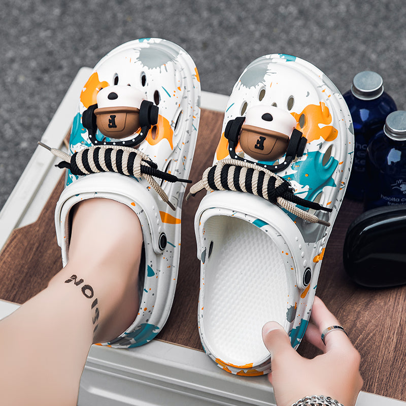 Trendy brand men's beach clogs, with an outer-wear thick-soled design, garden shoes, breathable, non-slip and super practical.
