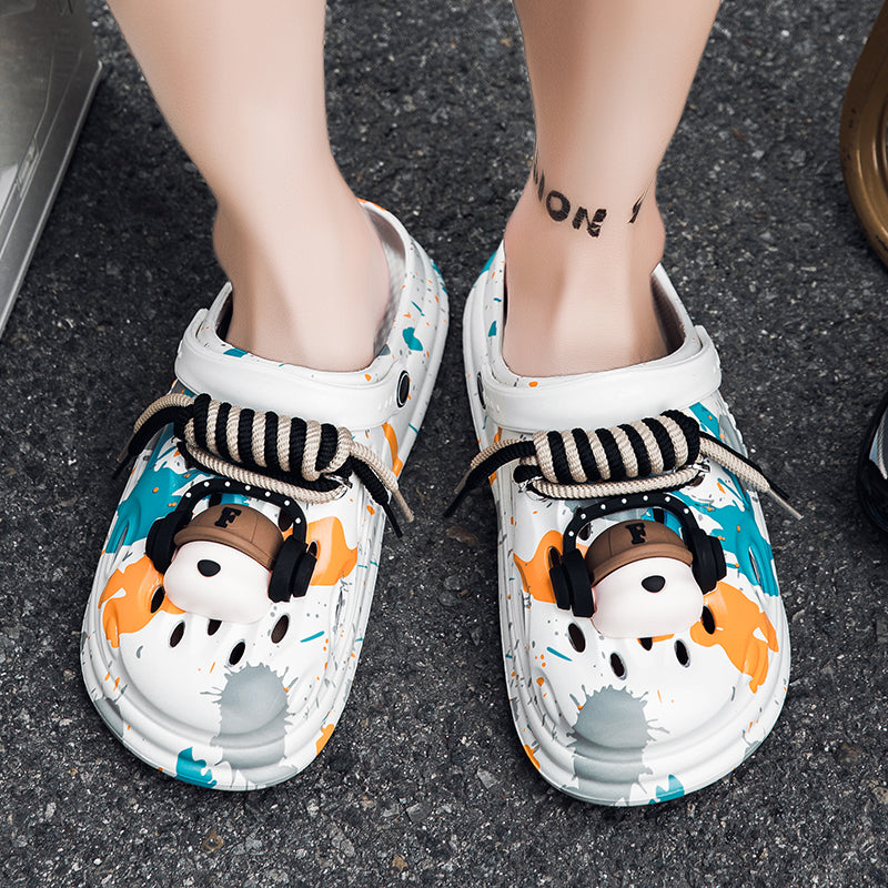 Trendy brand men's beach clogs, with an outer-wear thick-soled design, garden shoes, breathable, non-slip and super practical.