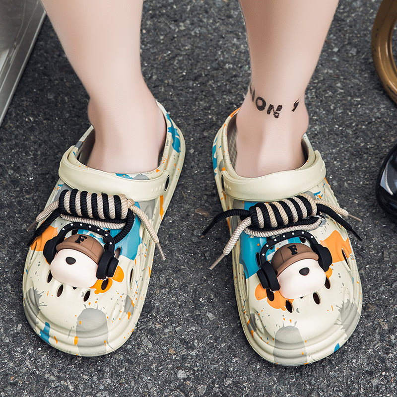 Trendy brand men's beach clogs, with an outer-wear thick-soled design, garden shoes, breathable, non-slip and super practical.