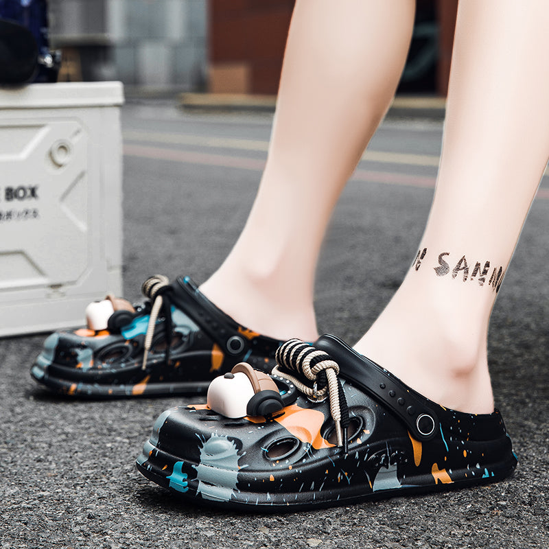 Trendy brand men's beach clogs, with an outer-wear thick-soled design, garden shoes, breathable, non-slip and super practical.