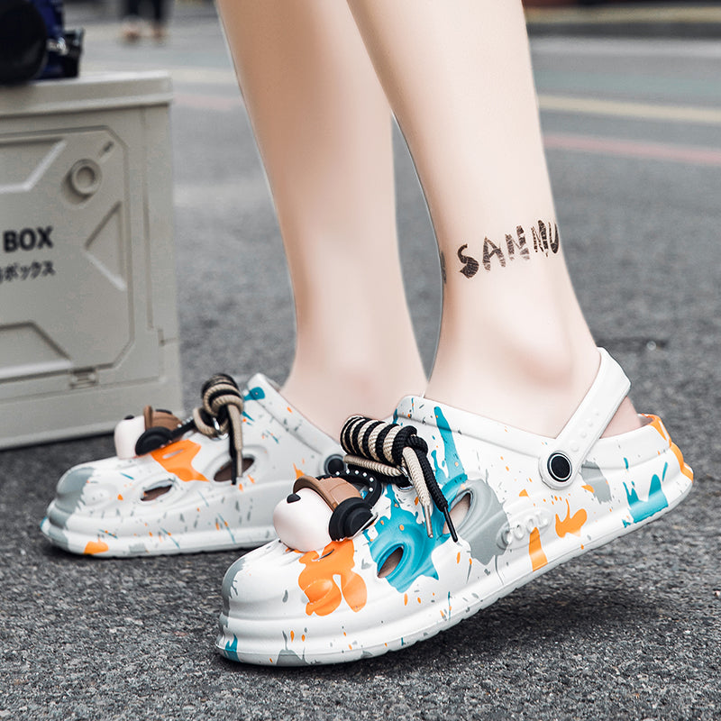 Trendy brand men's beach clogs, with an outer-wear thick-soled design, garden shoes, breathable, non-slip and super practical.