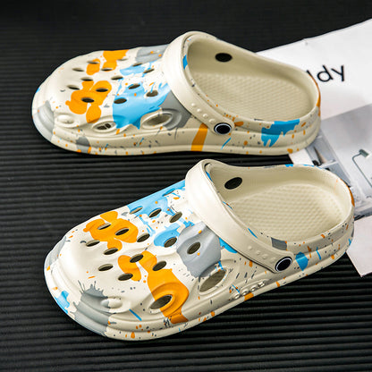 Non-slip men's clogs, safe for both home and outdoor use.