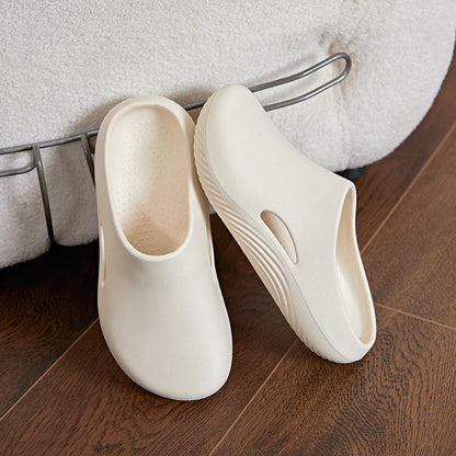 Waterproof and quick-drying men's clogs, worry-free for rainy days and beach outings.
