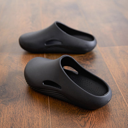 Waterproof and quick-drying men's clogs, worry-free for rainy days and beach outings.