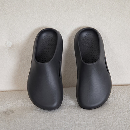 Waterproof and quick-drying men's clogs, worry-free for rainy days and beach outings.