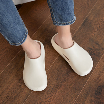 Waterproof and quick-drying men's clogs, worry-free for rainy days and beach outings.