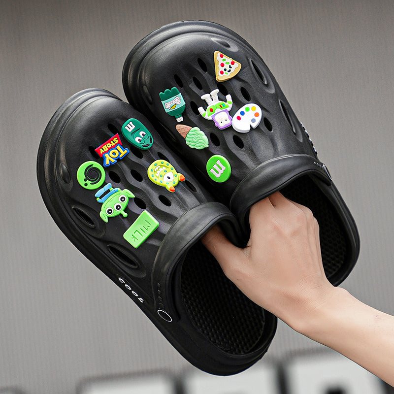 Trendy men's clogs: versatile, stylish, and non-stuffy.