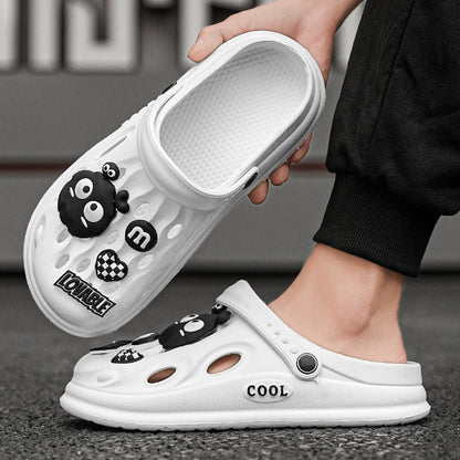 Trendy men's clogs: versatile, stylish, and non-stuffy.