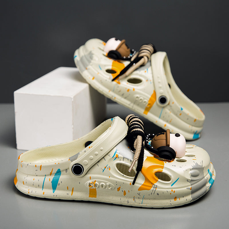 Trendy brand men's beach clogs, with an outer-wear thick-soled design, garden shoes, breathable, non-slip and super practical.