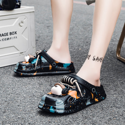 Trendy brand men's beach clogs, with an outer-wear thick-soled design, garden shoes, breathable, non-slip and super practical.