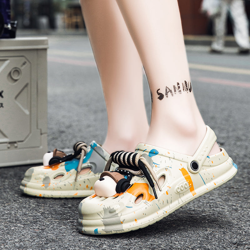 Trendy brand men's beach clogs, with an outer-wear thick-soled design, garden shoes, breathable, non-slip and super practical.
